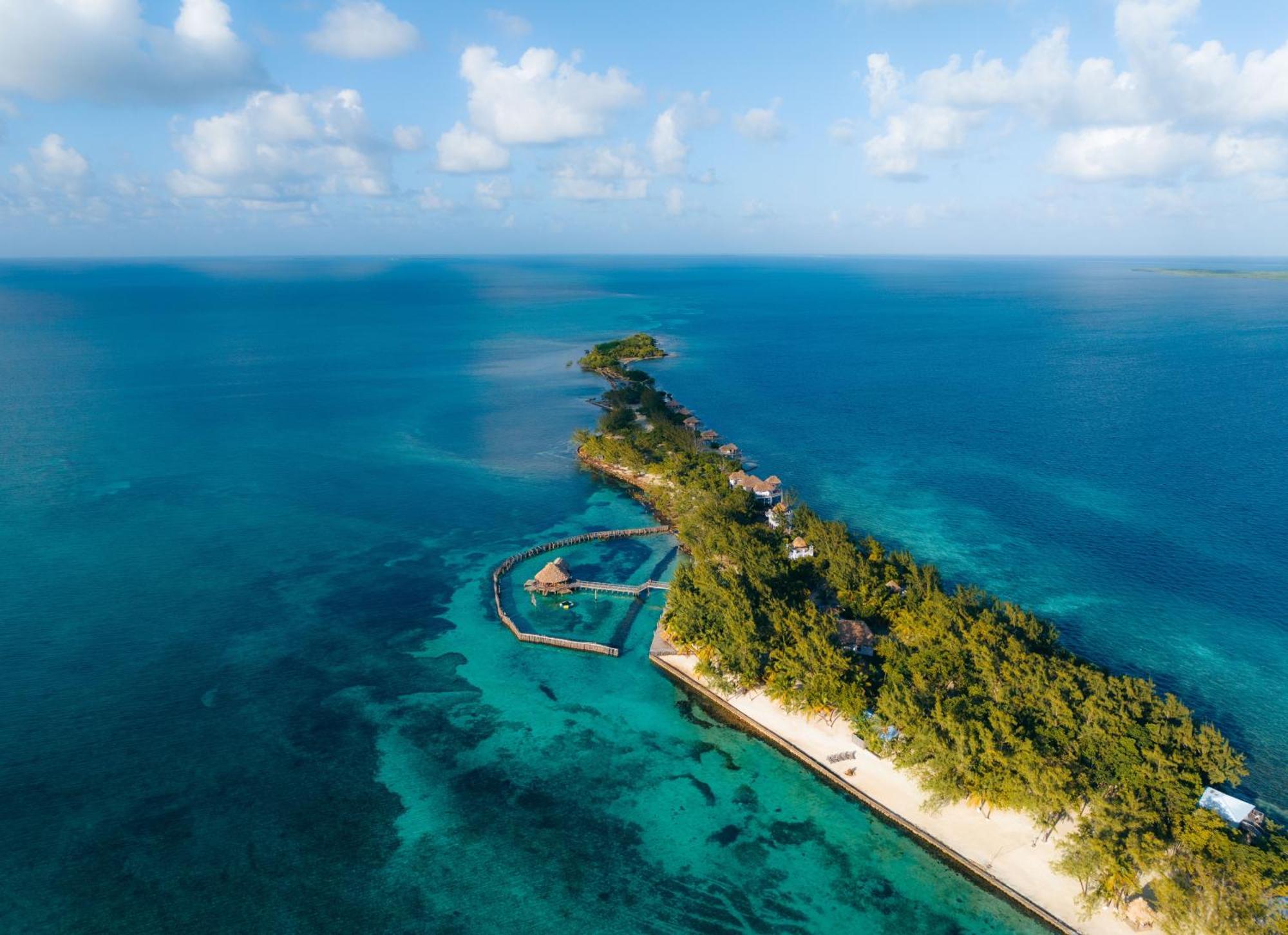 Thatch Caye Resort A Muy'Ono Resort Hopkins Exteriör bild